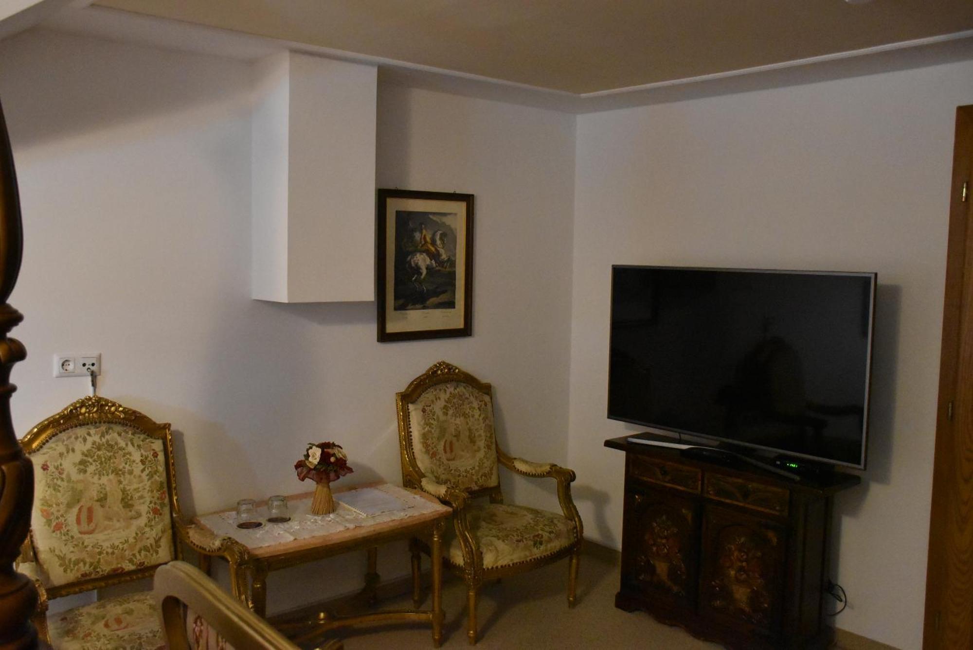 Hotel Grande Celje Oda fotoğraf