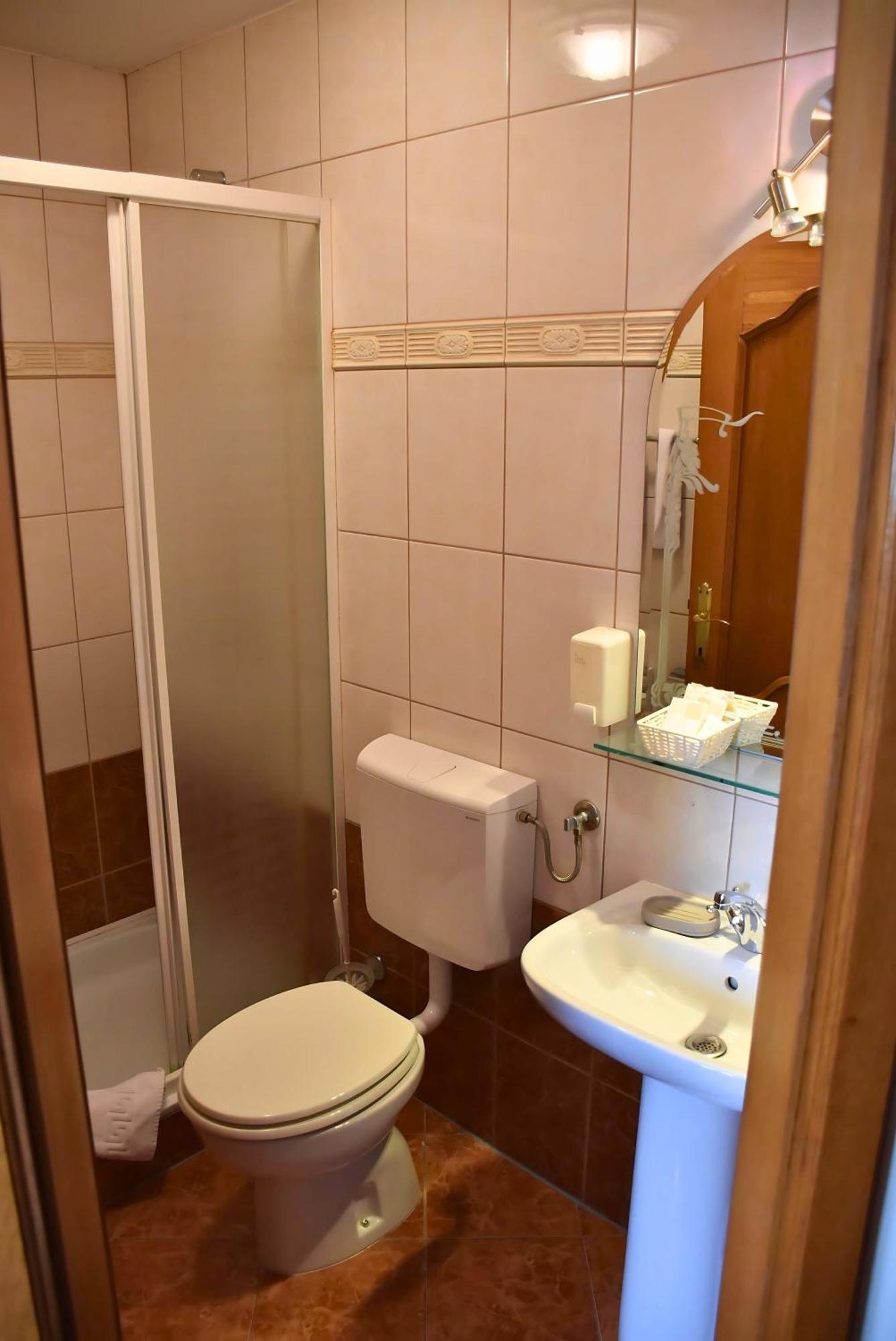 Hotel Grande Celje Oda fotoğraf